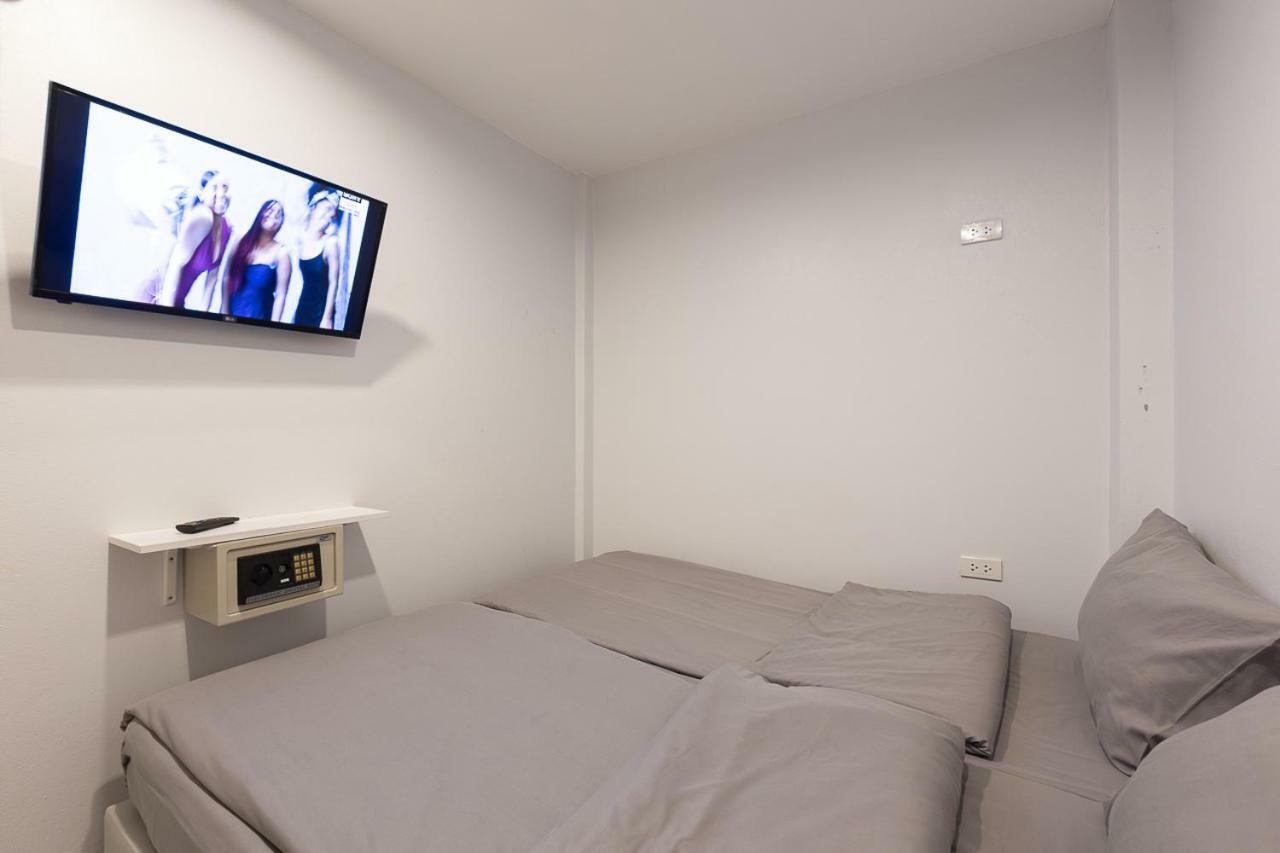 Minimal House Patong (Adults Only) Hostel Ngoại thất bức ảnh